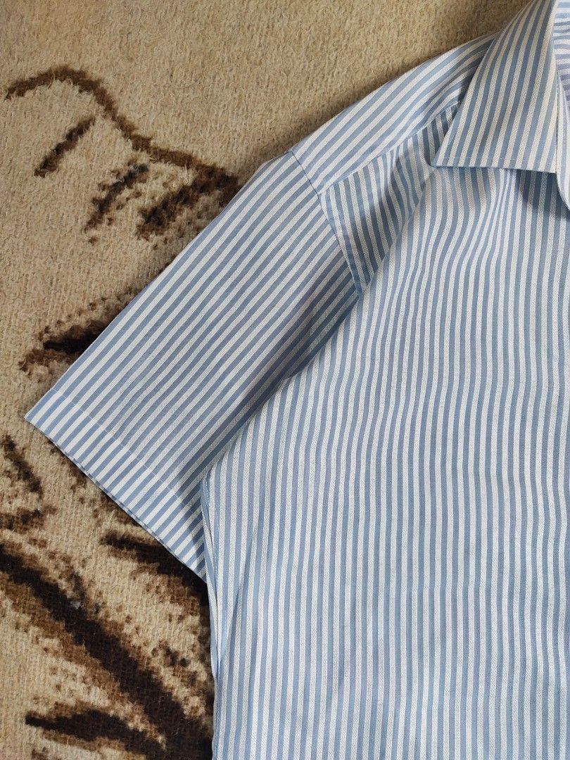 Renoma Paris (Category: Formal Shirts) located in Iloilo. Submitted by random_staff (Listing ID 1362921551, Image 3). Description: Renoma button down polo W 21 L 28.
