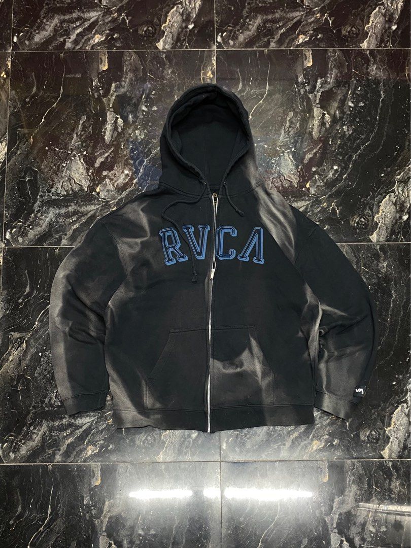 RVCA ZIP-UP HOODIE (Category: Hoodies) located in San Pablo. Submitted by genesisllo24149 (Listing ID 1362924407, Image 1). Description: RVCA ZIP-UP HOODIE L - 31 W - 28 EXCELLENT CONDITION CLAIM FOR ONLY 750 DISCLAIMER: - Please manage your expectations, posted items are preloved, used & thrifted -Actual color may vary due to lighting -All items needed to wash -Flaker will be posted.