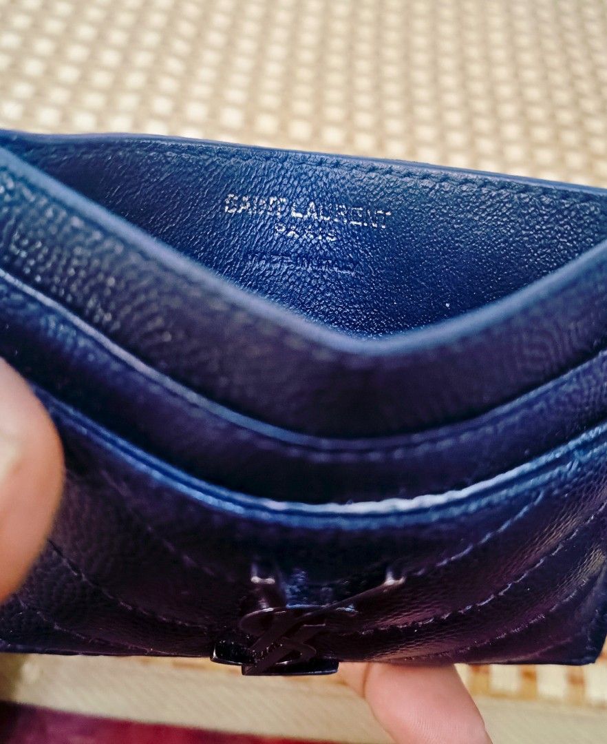 Saint Laurent Leather Card Case (Category: Luxury Bags & Wallets) located in La Trinidad. Submitted by xef06 (Listing ID 1362882755, Image 3). Description: very nice in actual.