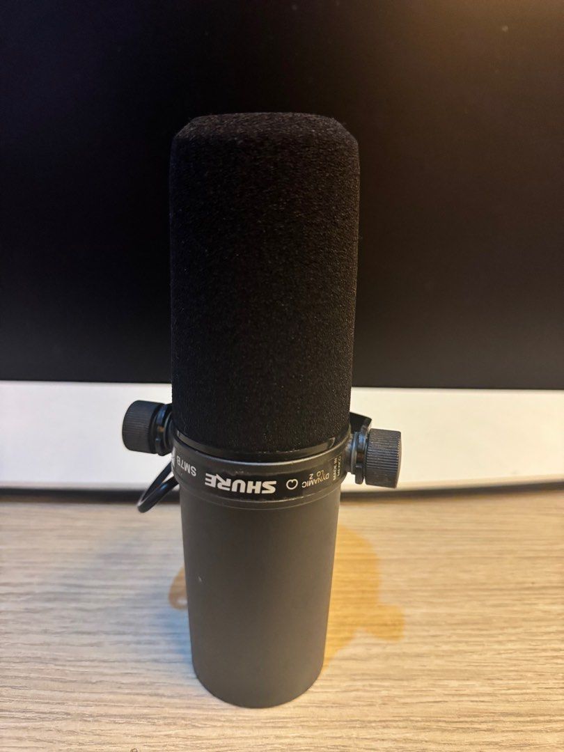 SHURE SM7B (Category: Microphones) located in Manila. Submitted by legitlu (Listing ID 1361054234, Image 1). Description: No issues .