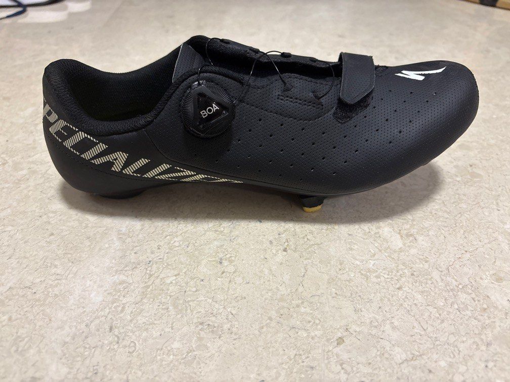 Specialized Cycling boots UK 10 (Category: Parts & Accessories) located in Singapore. Submitted by rish3112 (Listing ID 1362936799, Image 1). Description: Switched to flat pedal so no longer need .