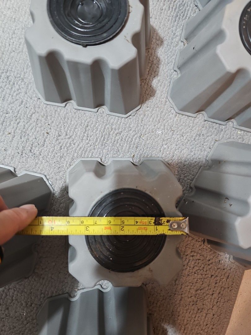 Support raiser (Category: Other Home Furniture) located in Singapore. Submitted by scambusterme (Listing ID 1362993021, Image 2). Description: to prop up washing machine, flower pot. whatever..max load per stand is 50 kg. take all 8 pieces for $4.