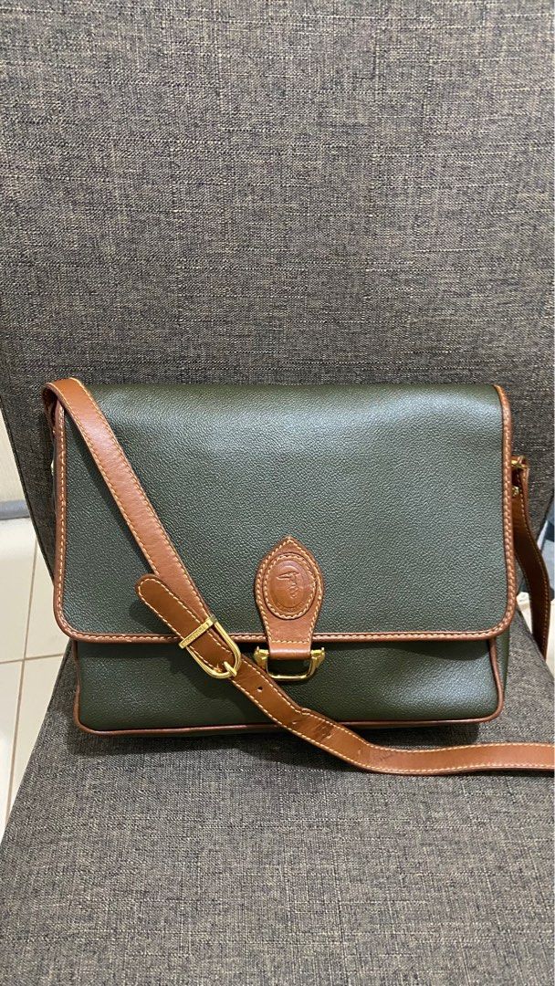 Trussardi sling bag (Category: Luxury Bags & Wallets) located in Pasig City. Submitted by cesskieaah (Listing ID 1362981669, Image 1). Description: .