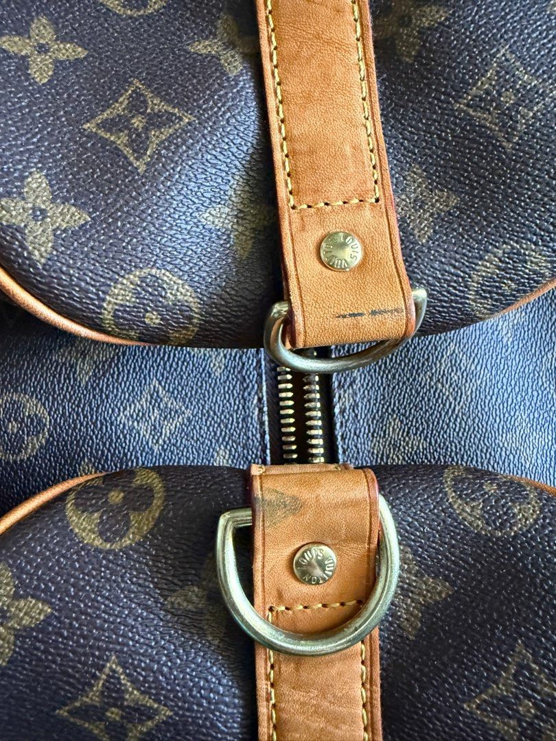 Vintage LV luggage bag (Category: Women's Bags & Wallets) located in Sydney. Submitted by karenhamilton (Listing ID 1362890763, Image 3). Description: 10+ years old, well used with visible marks. Length 50 x width 42.