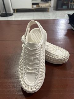 (Category: ) located in . Submitted by deluna_wardrobe (Listing ID 1362901139, Image 1). Description: .