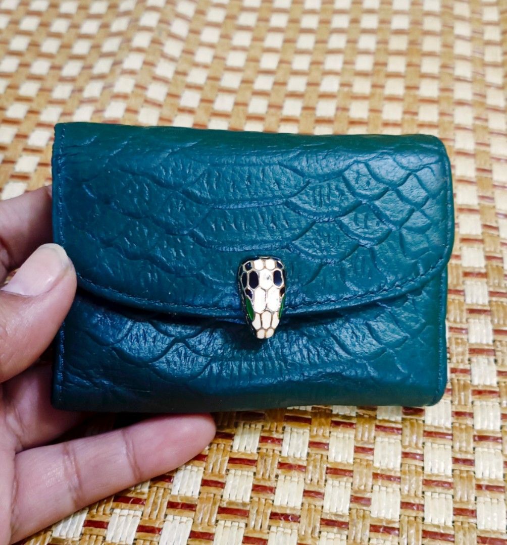 Womens Multi Card Slot (Category: Wallets & Card holders) located in La Trinidad. Submitted by xef06 (Listing ID 1362962524, Image 1). Description: veryverynice.