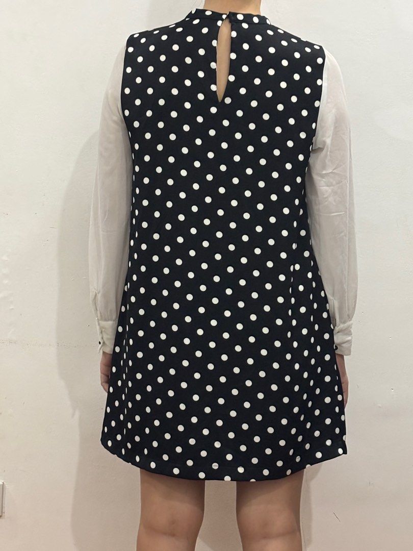 Zara Black and white polka dots (Category: Dresses) located in Santa Cruz. Submitted by Lilyamore (Listing ID 1362844561, Image 3). Description: Bought at Zara for 2890 pesos Worn once at my sisters grad and lost 1 (not halata) button on the cuff Size S (fits nicely to Small and semi medium). This is looks very cute.