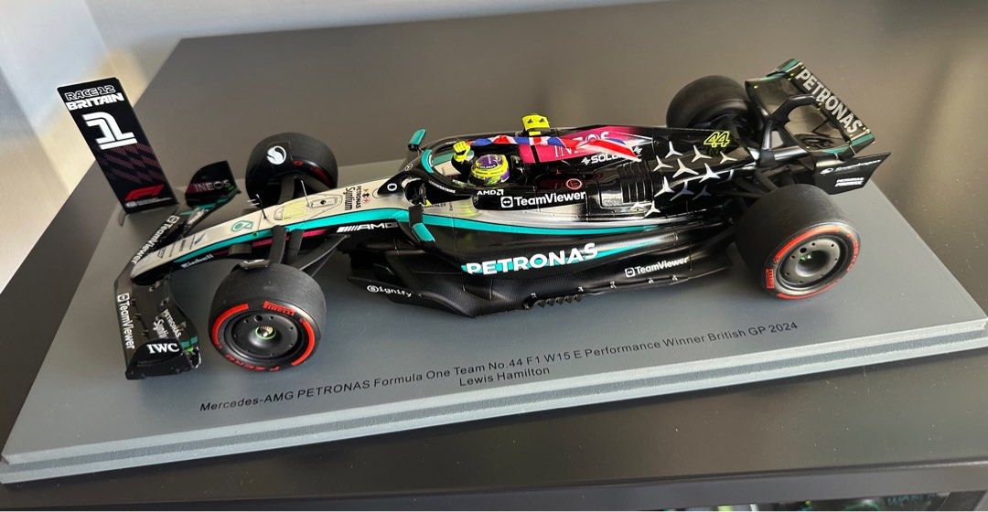 Minichamps 1:43 Lewis Hamilton Mercedes-AMG F1 W15 #44 4th Österreich