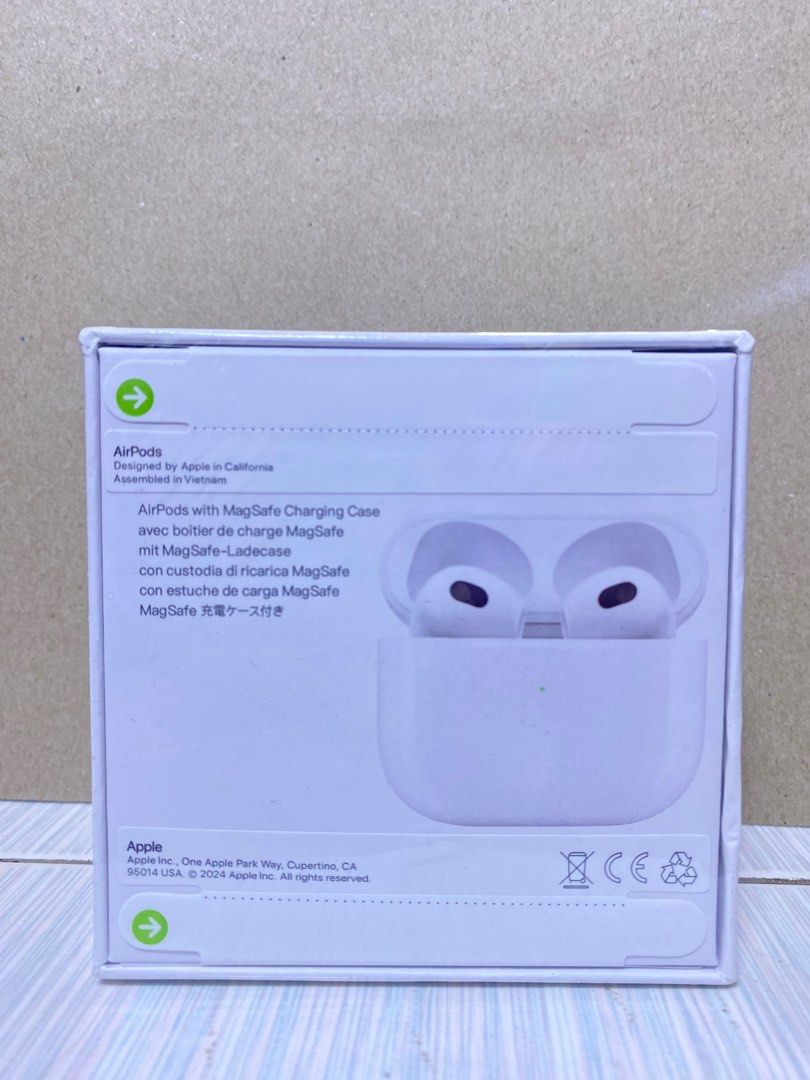 🍎airpods 3rd gen (Category: Headphones & Headsets) located in Manila. Submitted by dimple162 (Listing ID 1363122218, Image 1). Description: .