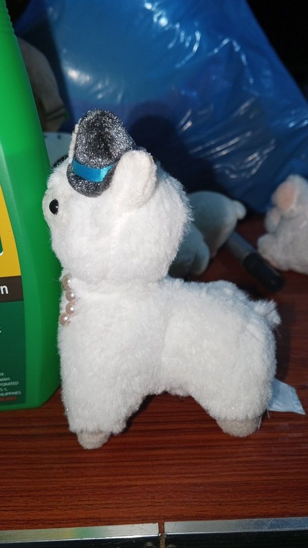 Amuse Antique Alpacasso Alpaca Charm (Category: Charms) located in Mamburao. Submitted by rogerhabbitz (Listing ID 1363072942, Image 2). Description: .