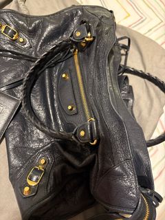 (Category: ) located in . Submitted by mojolola (Listing ID 1363119921, Image 1). Description: .