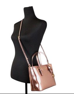 (Category: ) located in . Submitted by bag_botique (Listing ID 1363009047, Image 1). Description: .