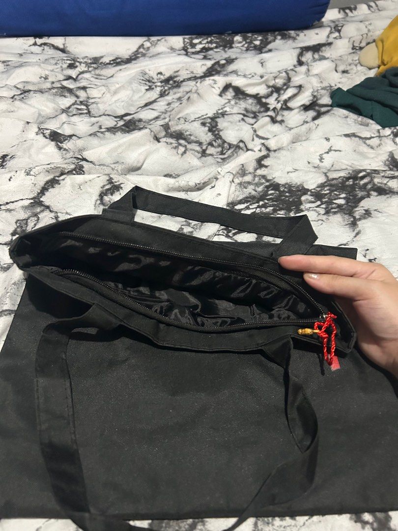 Black Tote Bag (Category: Tote Bags) located in Marikina City. Submitted by jenzitems (Listing ID 1363026565, Image 3). Description: See pictures for defects.