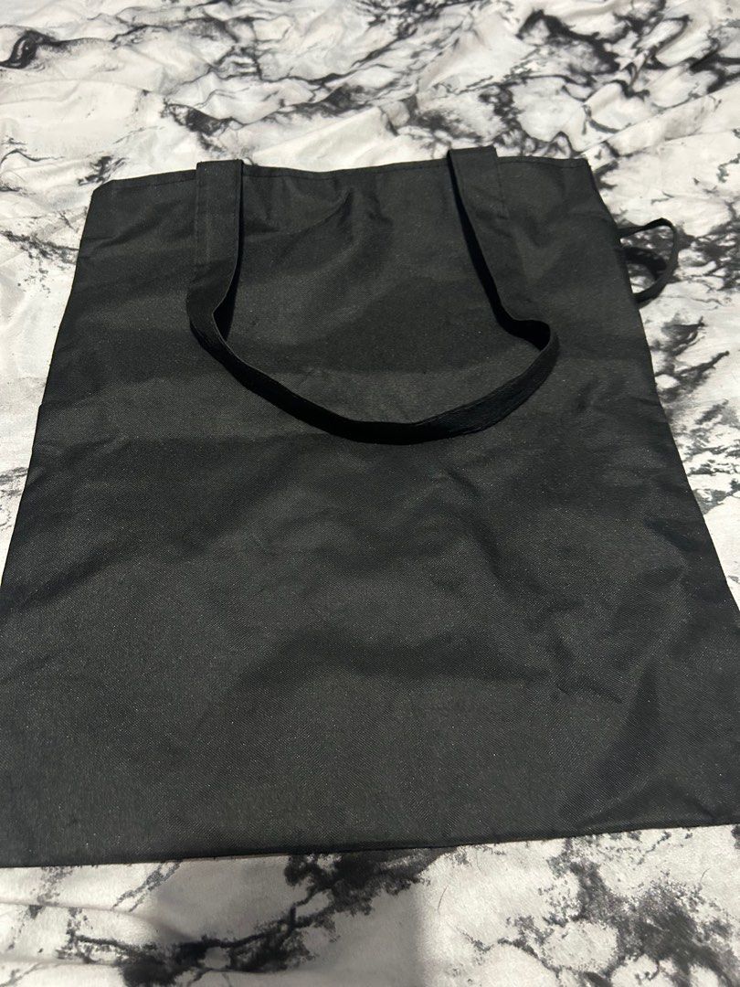 Black Tote Bag (Category: Tote Bags) located in Marikina City. Submitted by jenzitems (Listing ID 1363026565, Image 2). Description: See pictures for defects.