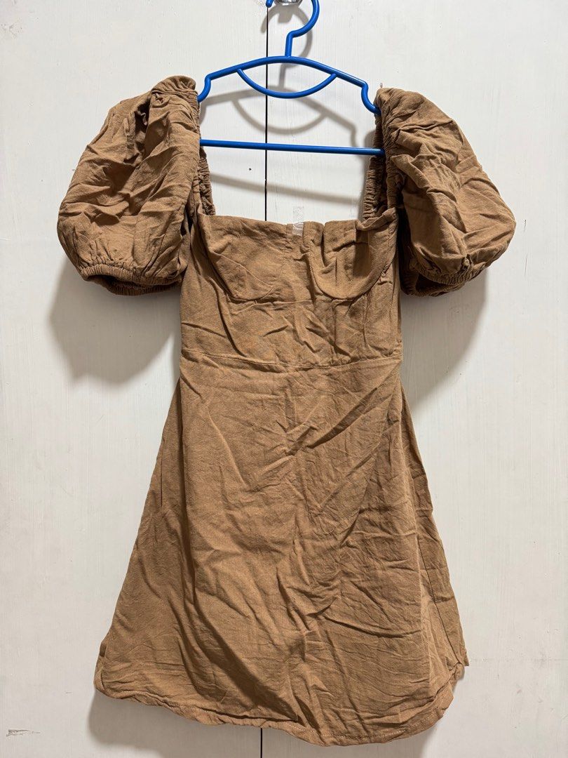 brown puff sleeves dress (Category: Dresses) located in Muntinlupa City. Submitted by phrque (Listing ID 1363104896, Image 1). Description: .
