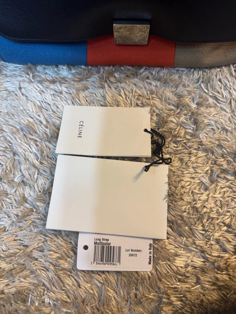 Celine trapeze (Category: Luxury Bags & Wallets) located in Manila. Submitted by fun2bewith22527 (Listing ID 1363041580, Image 2). Description: .