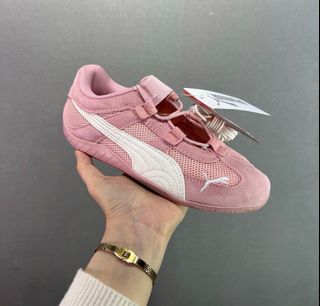 (Category: ) located in . Submitted by fashion.luxe (Listing ID 1363078507, Image 1). Description: .