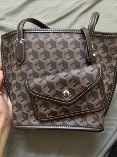 (Category: ) located in . Submitted by qwertyuiop___________ (Listing ID 1363160577, Image 1). Description: .