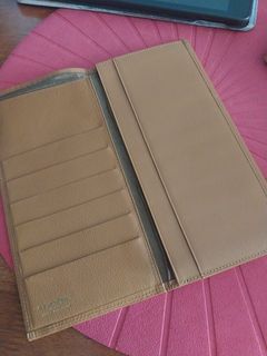 (Category: ) located in . Submitted by kyle.bag.specialist (Listing ID 1363084151, Image 1). Description: .