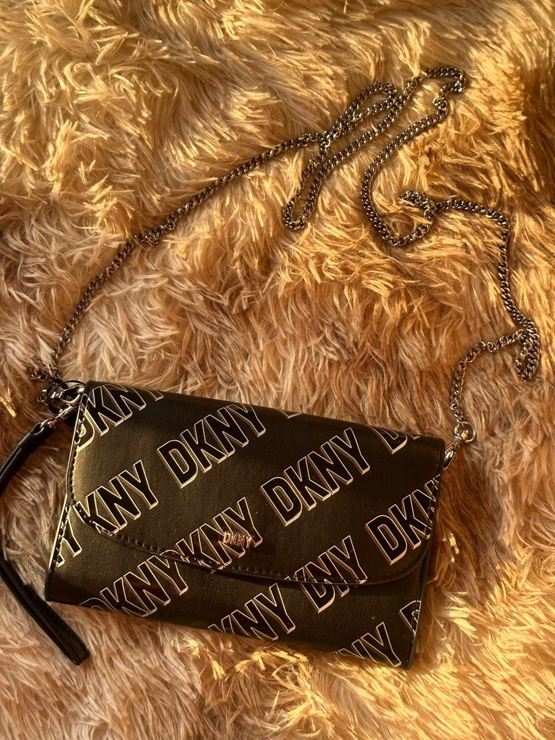DKNY Wallet Chain (Category: Luxury Bags & Wallets) located in Manila. Submitted by geegabyte (Listing ID 1363083981, Image 1). Description: DNKY Wallet Chain ✨ Brand new ✨ Open for meet ups in Pampanga & will offer nationwide shipping care of buyer.
