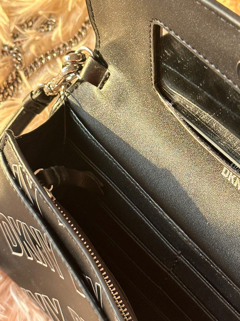 DKNY Wallet Chain (Category: Luxury Bags & Wallets) located in Manila. Submitted by geegabyte (Listing ID 1363083981, Image 3). Description: DNKY Wallet Chain ✨ Brand new ✨ Open for meet ups in Pampanga & will offer nationwide shipping care of buyer.