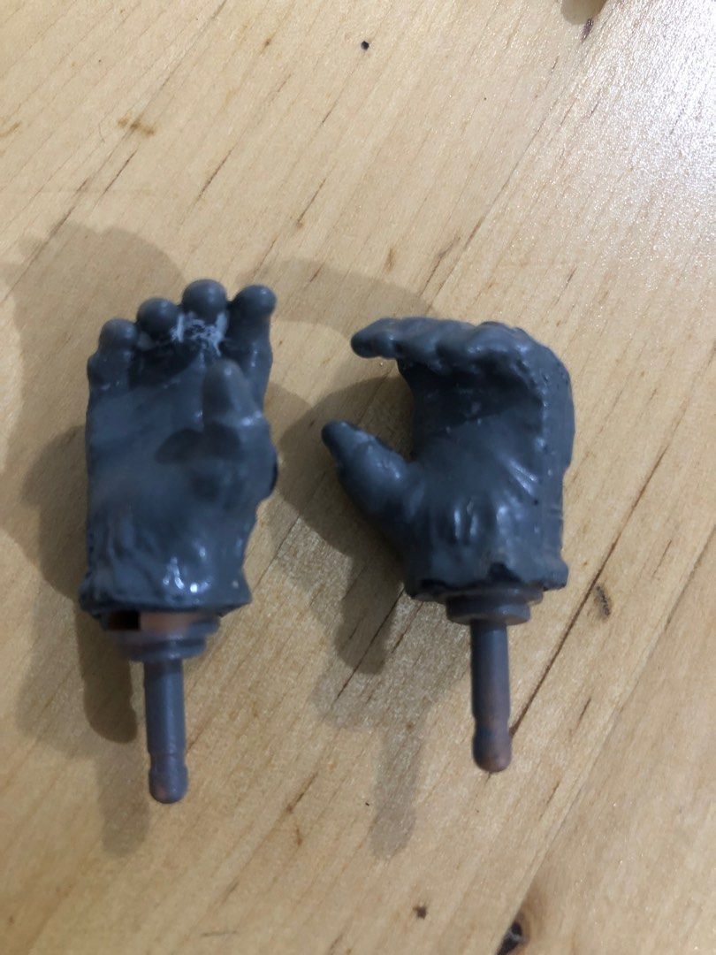 Dragon hand for 1/6 scale (g) (Category: Figurines & Statues) located in Malabon City. Submitted by wtpickies (Listing ID 1363044012, Image 2). Description: Repaint.