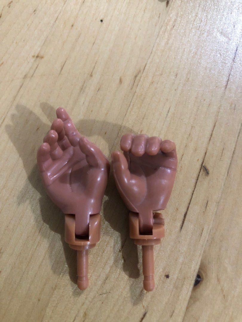 Dragon hands for 1/6 scale (f) (Category: Figurines & Statues) located in Malabon City. Submitted by wtpickies (Listing ID 1363043166, Image 1). Description: .