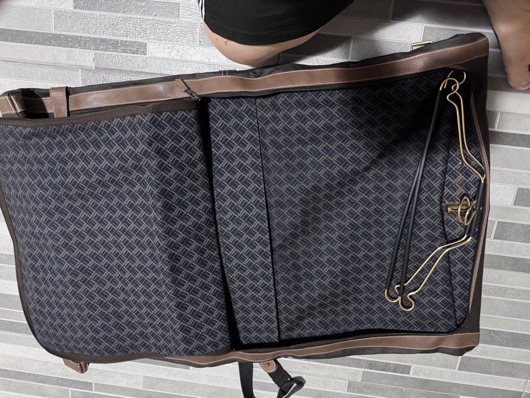 Dunhill suit bag . Vintage . (Category: Bags & Wallets) located in Singapore. Submitted by oioichina (Listing ID 1363008010, Image 3). Description: Vintage suit bag . Came with 3 hangers . Lost one . .
