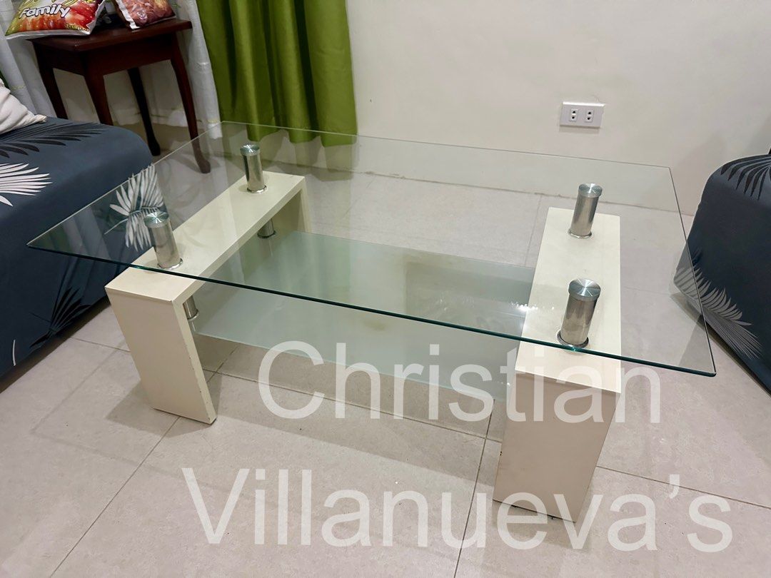 Elegant Center Table (Category: Tables & Sets) located in Dasmarinas. Submitted by acvillanue36046 (Listing ID 1363147980, Image 1). Description: Decluttering! ⚠️ For Sale! Pre-loved Center Table ♥️ Dimensions: L: 100 cm W: 60cm H: 40cm Good for sala sets, or outdoor settings. Pm for details! Dasmariñas area. .