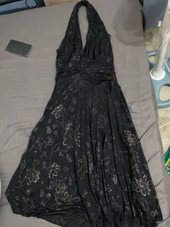 Elegant Halter dress | good for date nights, acquaintance parties