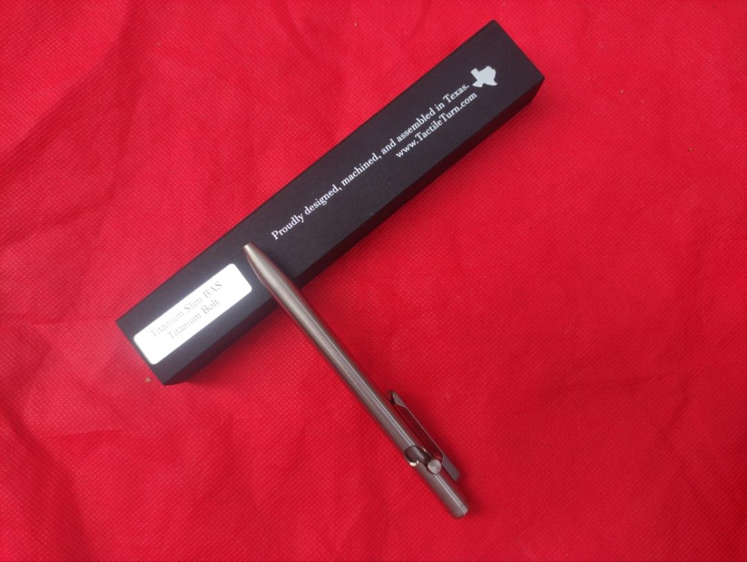 Everyday Carry EDC (Category: Hiking & Camping) located in Muntinlupa City. Submitted by chi21888 (Listing ID 1363004142, Image 2). Description: EDC SET Tactile Turn Bolt action pen in titanium slim Okluma dc0 flashlight in Titanium Chris Reeve mnandi knife.