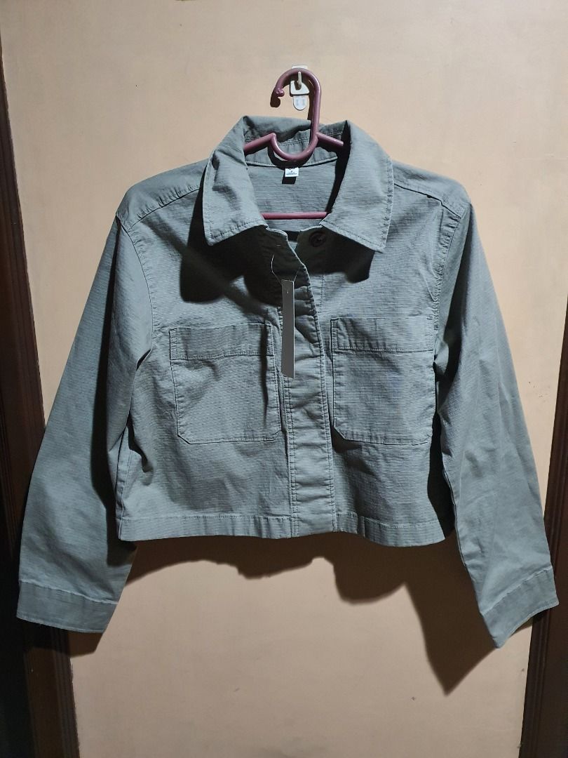 GU Olive long sleeves top size M (Category: Longsleeves) located in Caloocan City. Submitted by matcha-cloud (Listing ID 1363156306, Image 1). Description: Size M Meet up available at SM City Grand Central Mall Delivery is available via Lalamove, J&T, LBC c/o buyer.