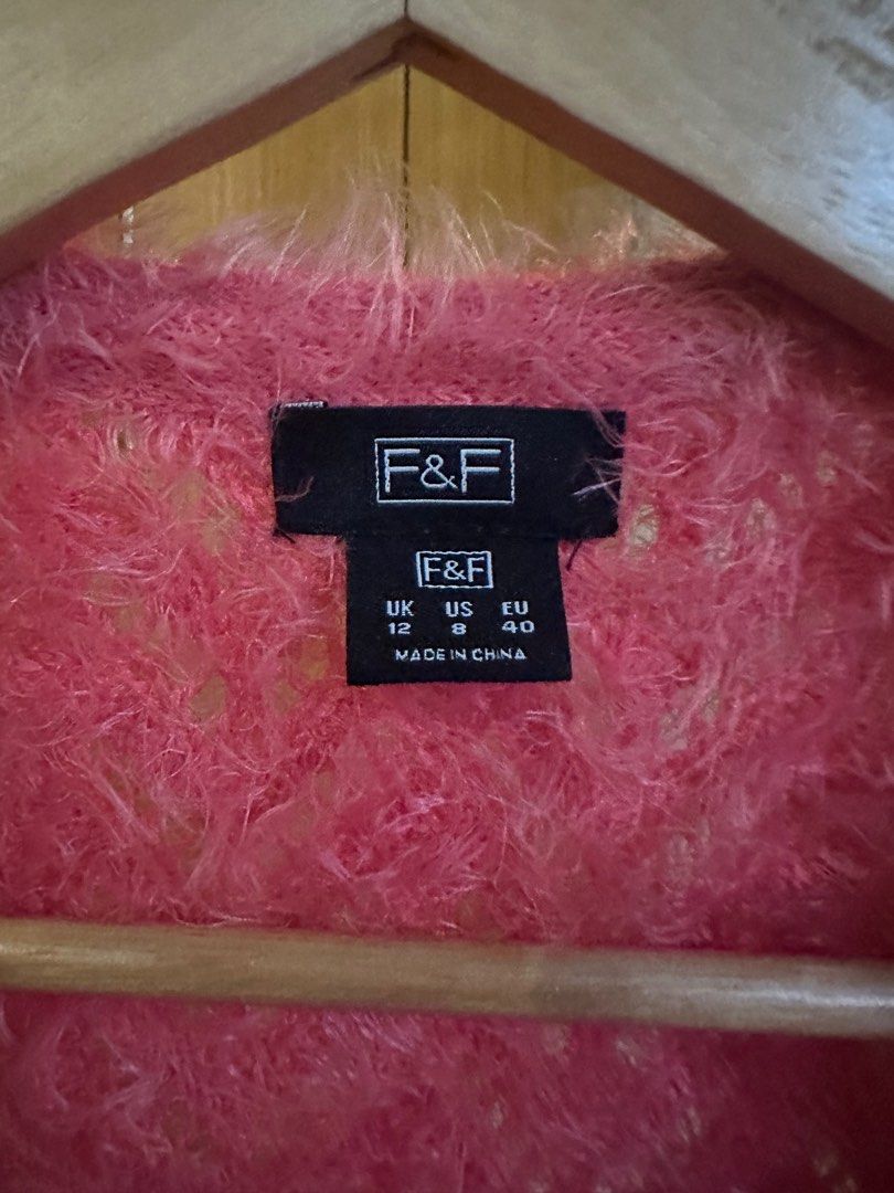 Hot Pink Fur Cardigan (Category: Coats, Jackets and Outerwear) located in Pasig City. Submitted by zelinavillaflor (Listing ID 1363095194, Image 2). Description: .