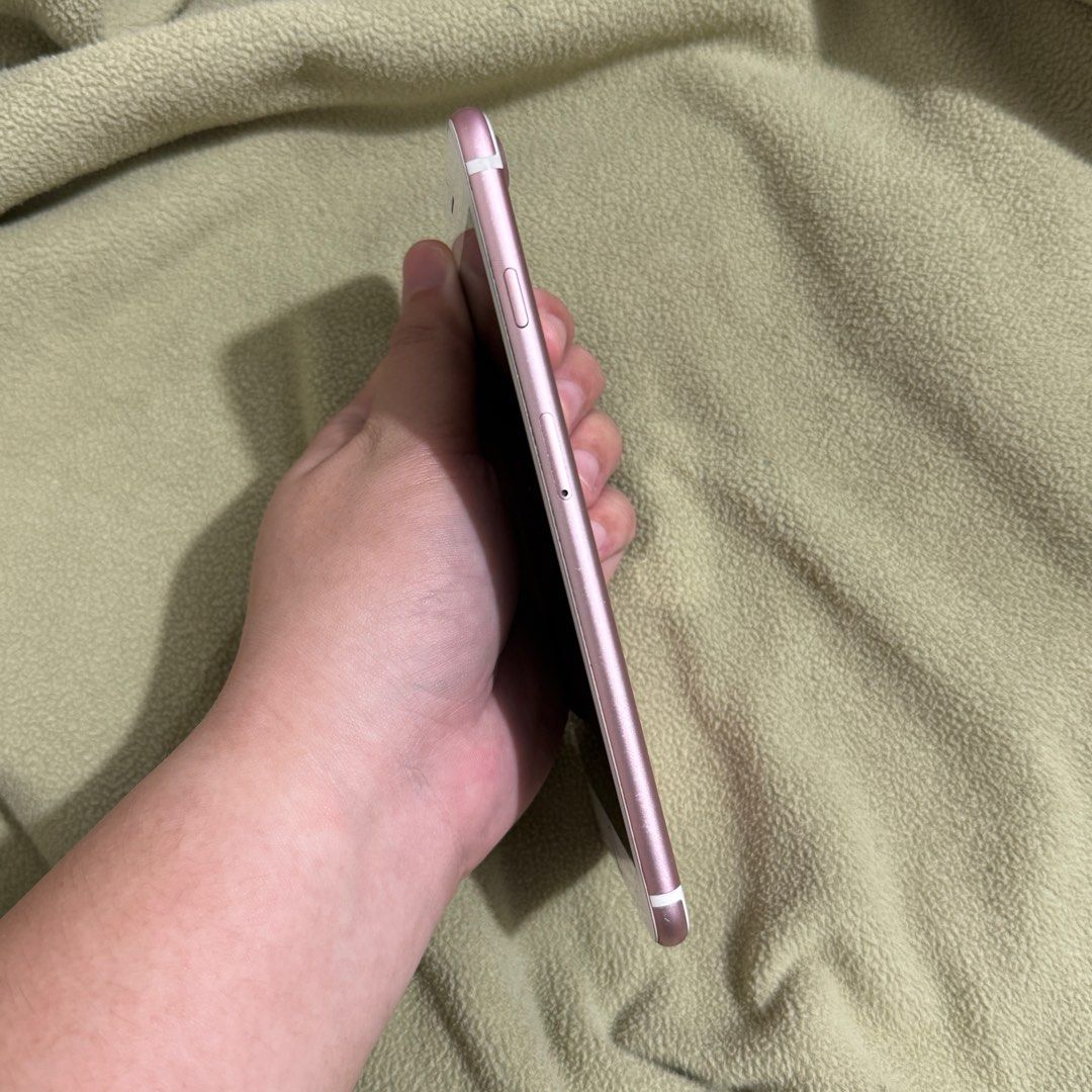 Iphone 7 Plus 128gb in Rosegold (Category: iPhone 7 Series) located in Caloocan City. Submitted by pasabuybytinedahan (Listing ID 1363158515, Image 3). Description: 100% original and no history of repair 50% battery health unit only, no other inclusions .