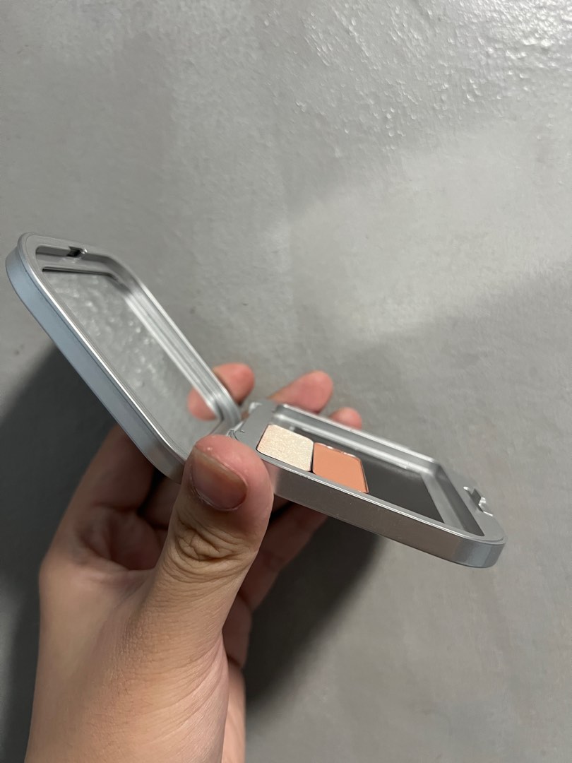 Issy eyeshadow palette in the shade astral and doll (including case ...