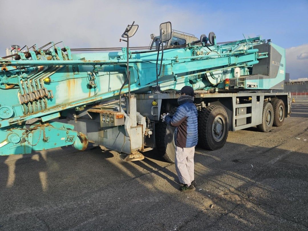 Kobelco 70tons rough terrain crane (Category: Heavy Vehicles) located in Makati City. Submitted by ztak13 (Listing ID 1363116396, Image 2). Description: kobelco 70tons rough terrain crane original japan surplus 2011 yr model contact no. 09175699818.