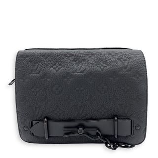 (Category: ) located in . Submitted by carousellluxury (Listing ID 1363087235, Image 1). Description: .