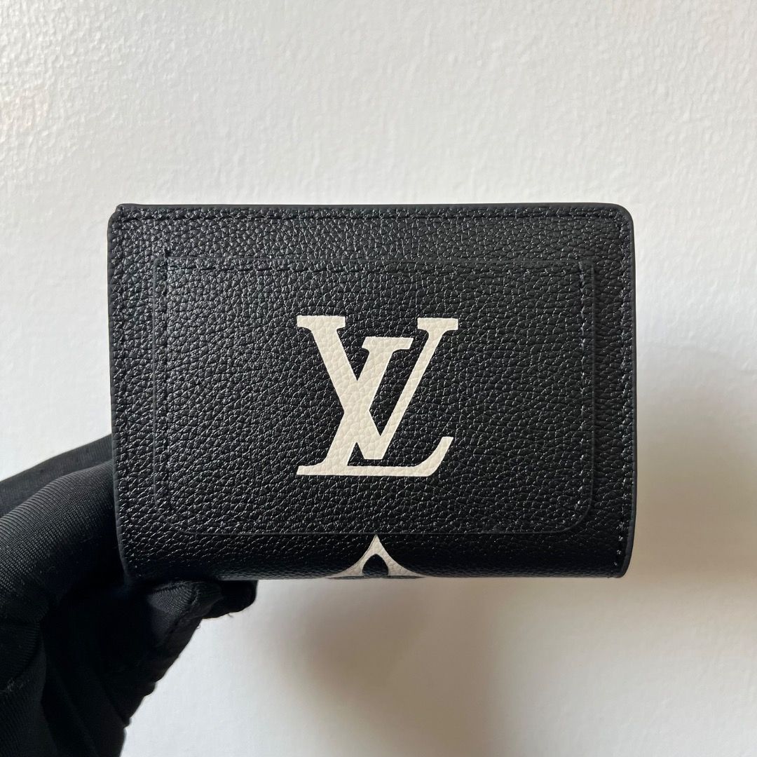 LV Clea Bicolor Empriente Wallet (Category: Luxury Bags & Wallets) located in Antipolo. Submitted by mjlenihcpreloved (Listing ID 1363069807, Image 2). Description: .