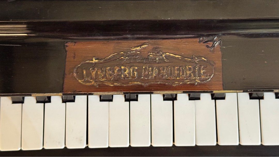 Lynberg Pianoforte - Upright Piano (Category: Musical Instruments) located in Caloocan City. Submitted by bycara (Listing ID 1363084526, Image 3). Description: Lynbeg Pianoforte Upright piano. In great condition, just needs tuning. MOP: Cash or GCASH Meet-up: North Caloocan City.