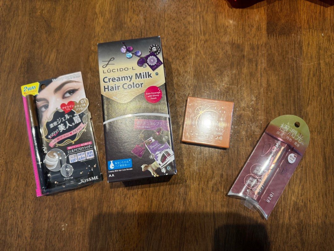 Make up (Category: Makeup) located in Singapore. Submitted by happishopper (Listing ID 1363142159, Image 1). Description: Selling everything at $5.