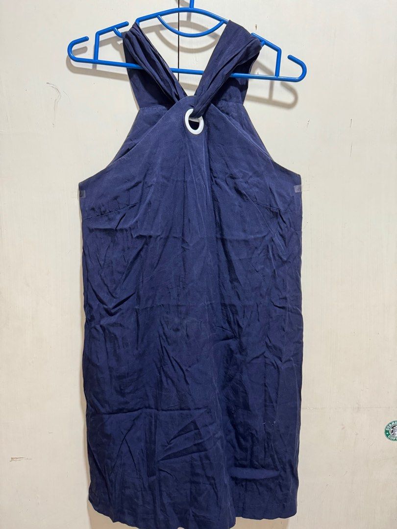 Mango halter dress navy blue (Category: Dresses) located in Muntinlupa City. Submitted by phrque (Listing ID 1363104205, Image 1). Description: .