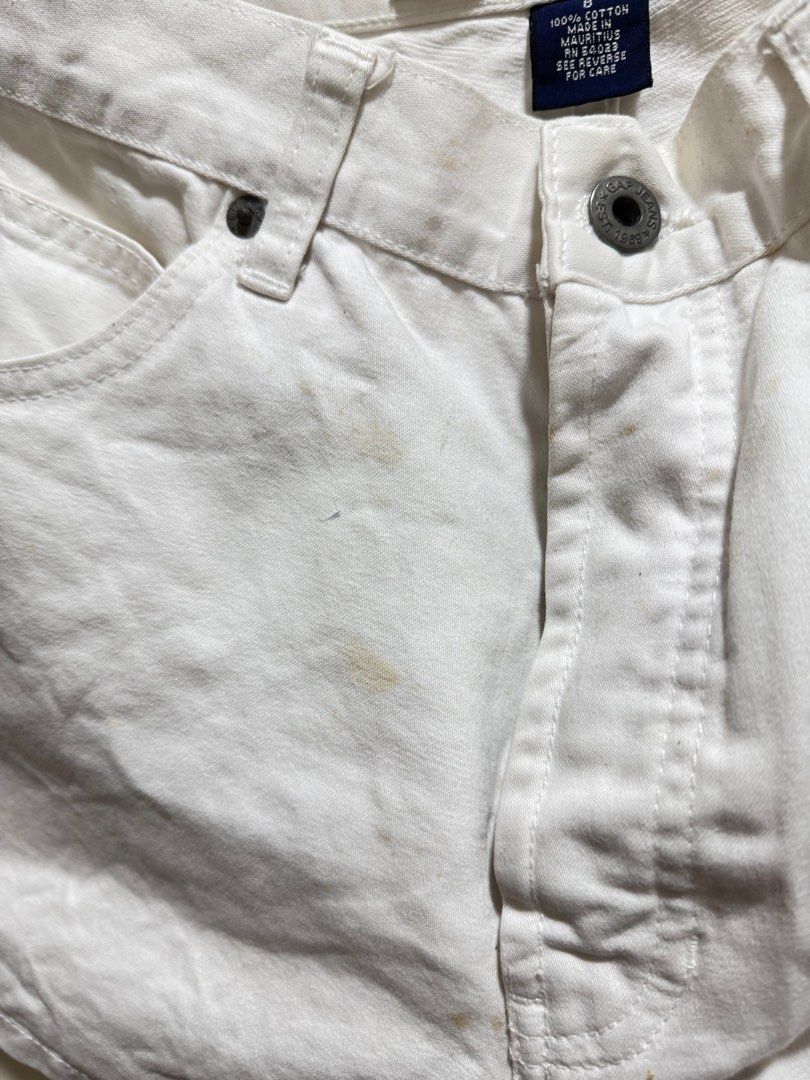 Mango white shorts (Category: Shorts) located in Muntinlupa City. Submitted by phrque (Listing ID 1363104505, Image 2). Description: Needs deep washing. has stains. .