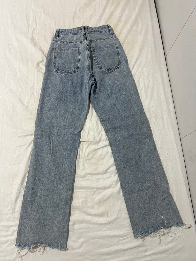 Mantou Lily Full Length Jeans (Category: Jeans) located in Makati City. Submitted by lovecountdown (Listing ID 1363096930, Image 3). Description: - worn only a few times, length too long for me - size S 📍makati 📦 same day delivery (grab/lalamove) or via LBC.