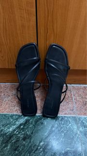 (Category: ) located in . Submitted by abunchofclothes (Listing ID 1362308411, Image 1). Description: .
