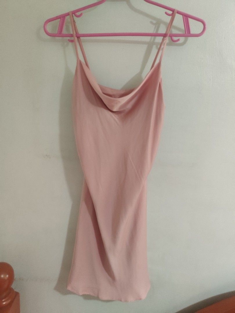 Pink Silk Slip-On Dress (Category: Dresses) located in Binan City. Submitted by ninumi (Listing ID 1363118825, Image 1). Description: .