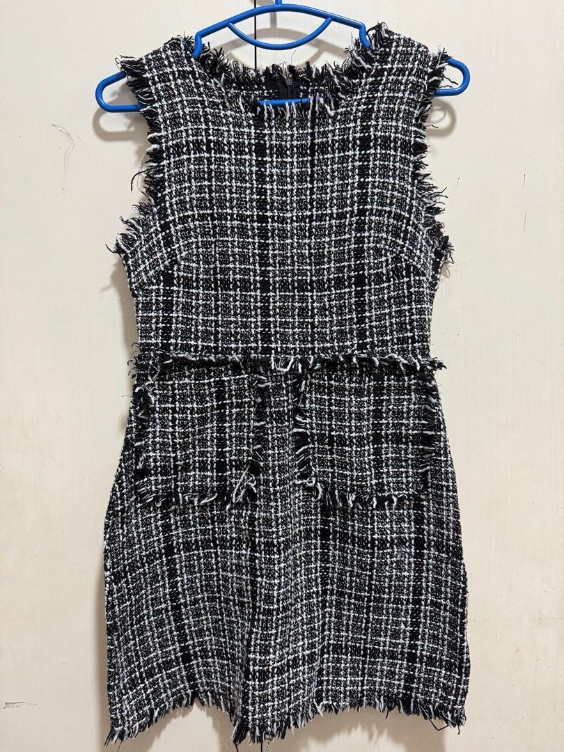 Shein black dress (Category: Dresses) located in Muntinlupa City. Submitted by phrque (Listing ID 1363104071, Image 1). Description: shein - xs-s.