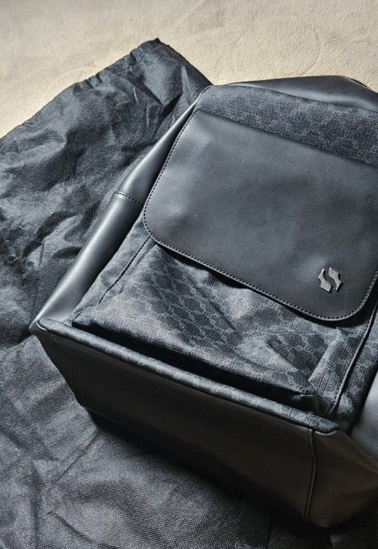 Shigetsu Kokubo Monogram Leather Backpack (Category: Backpacks) located in San Juan City. Submitted by misswren (Listing ID 1363097123, Image 3). Description: Shigetsu Kokubo Monogram Leather Backpack for Unisex - Material: Matte PU Leather -With laptop compartment, fits up to 14 inches BAG DIMENSIONS: L-31cm W-14 cm H-36.5 cm mop: gcash / paymaya courier: lalamove /jnt.