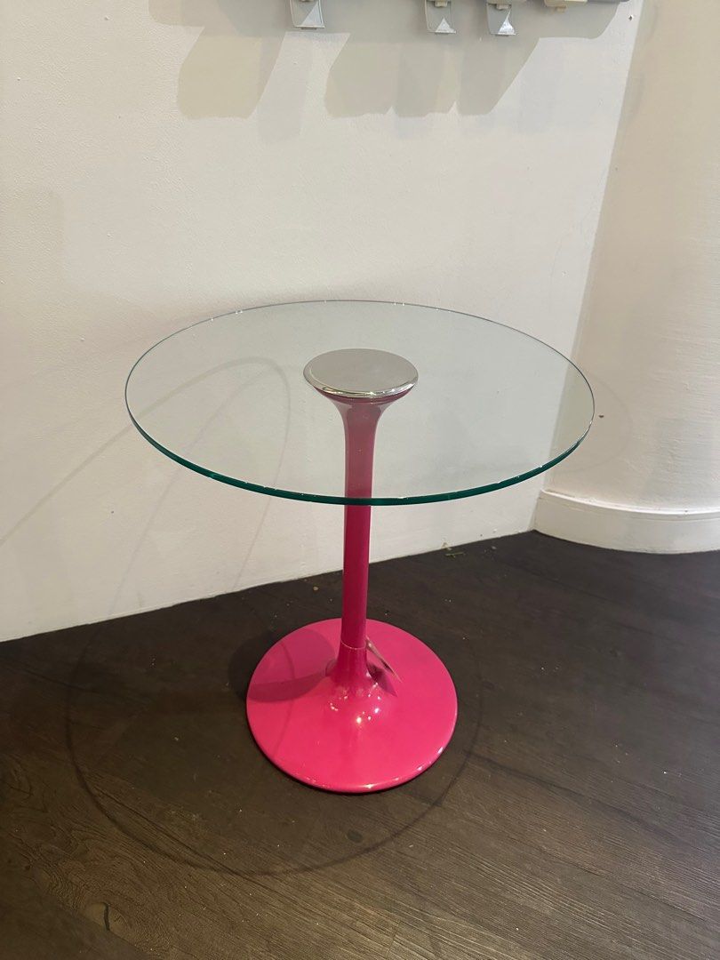 Side Table (Category: Tables & Sets) located in Singapore. Submitted by everythingmustgo_07 (Listing ID 1353101389, Image 2). Description: We’re giving it away for only $69, down from $180! Offering it at the lowest price because we’re moving out. Hurry, while stocks last! *Self collection, for delivery additional $35 carousel delivery. 🚚 Moving Out Sale! Discounts up to 90% Sale! Visit our showroom: 68 Sungei Kadut Loop, #01-01 Nutzcentre, S’72