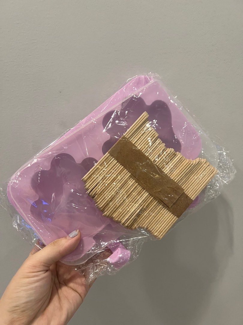 Silicone Ice popsicle maker with cover - paw shape (Category: Ice-cream Makers) located in Quezon City. Submitted by liz.ty (Listing ID 1363067811, Image 2). Description: Popsicle maker - silicone with cover. With free sticks. Brand new. 2 sets available. Selling our extras. Photo 1 and 2 actual photo. .