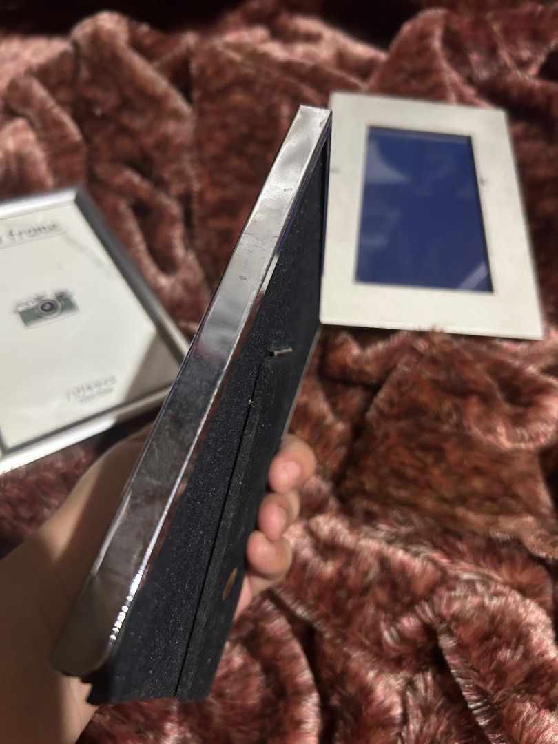 SILVER FRAMES (Category: Frames & Pictures) located in San Jose. Submitted by arianecald10996 (Listing ID 1363008425, Image 3). Description: As Is. Mabigat yung isa .